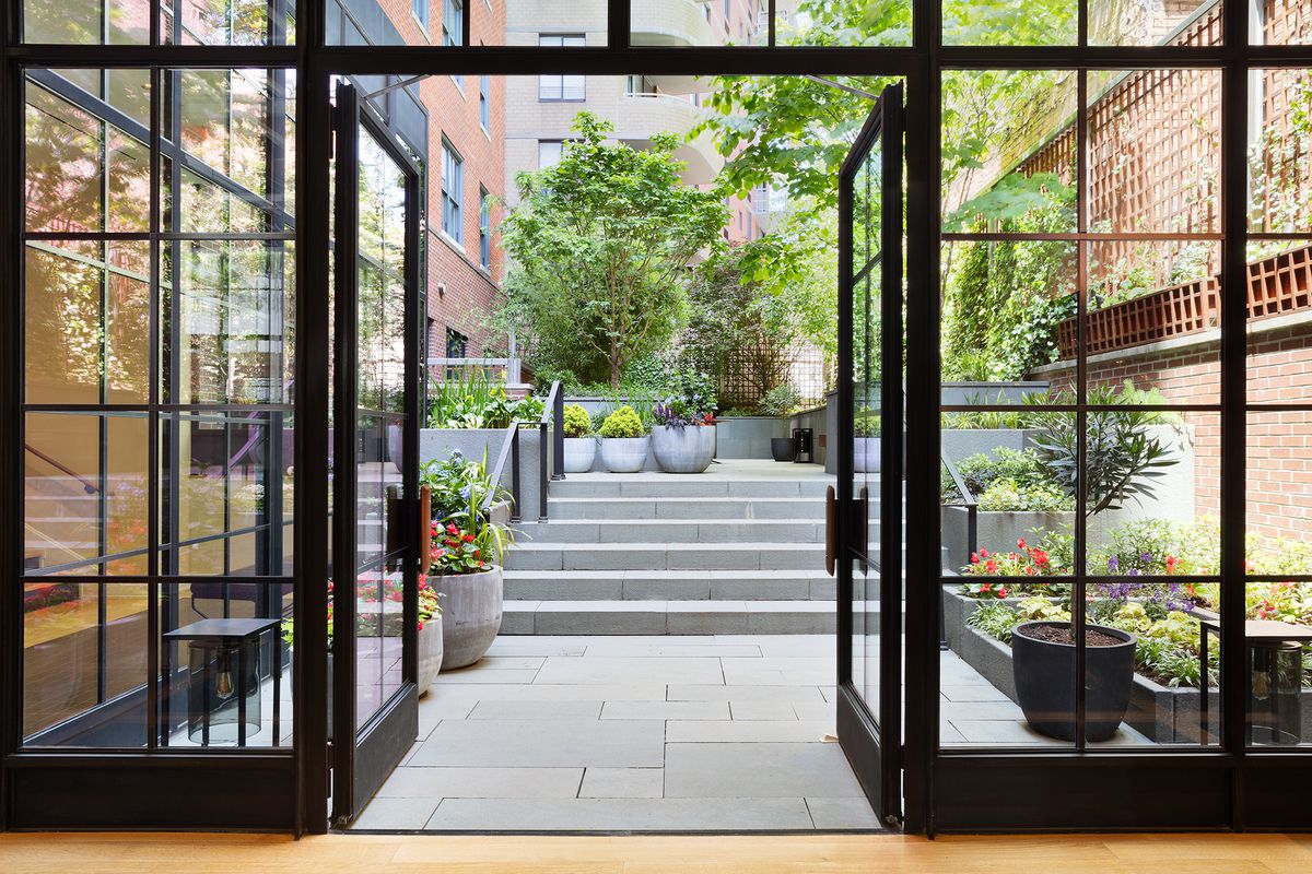 275 West 10th Street, Unit MAIS Manhattan, NY 10014 - Photo 14 of 23