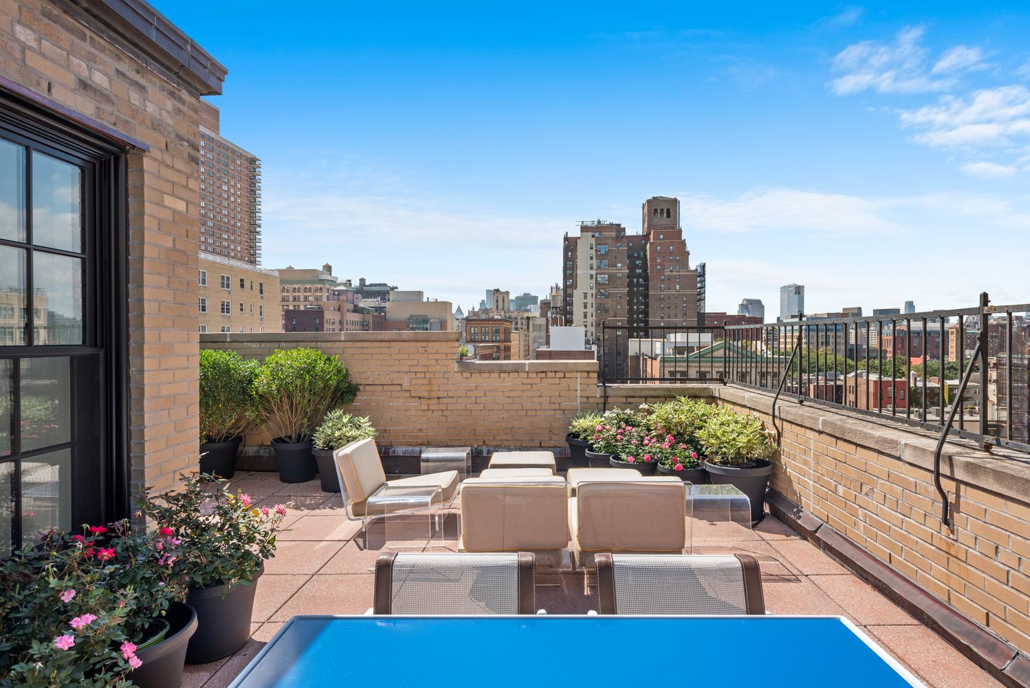 $2,500,000 | 35 East 9th Street, Unit PHA | Greenwich Village