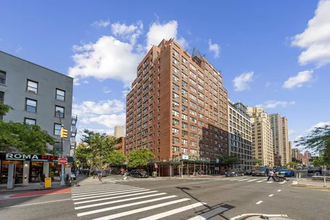 $520,000 | 245 East 24th Street, Unit 12F | Kips Bay