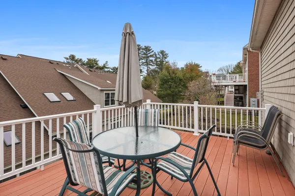 $949,000 | 900 Lynnfield Street, Lynnfield, MA 01940