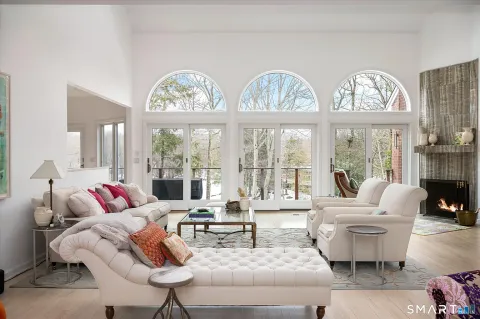 $2,495,000 | 215 South Lake Drive, Stamford, CT 06903