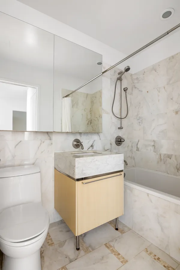$7,200 | 200 Chambers Street, Unit 2N | TriBeCa