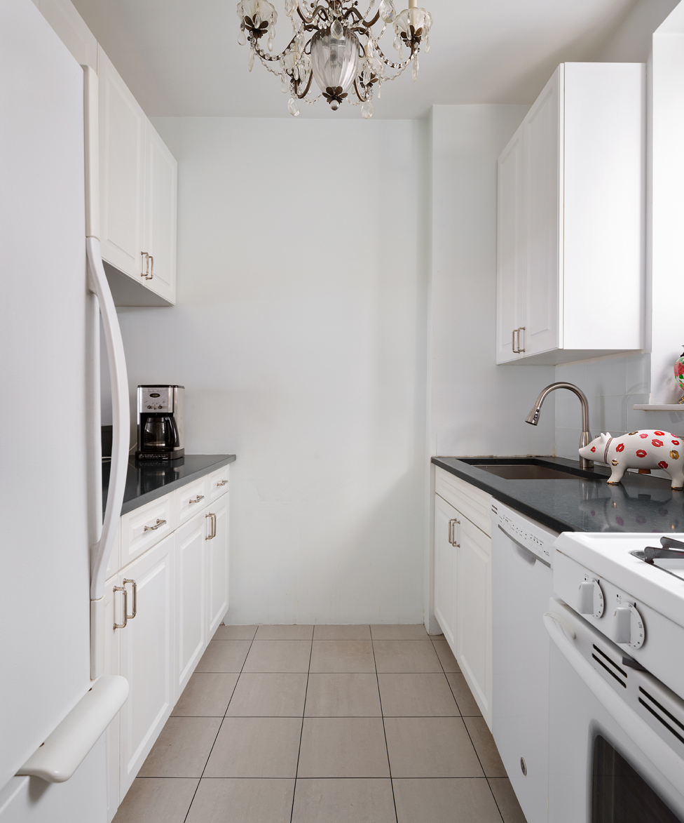 104 West 70th Street, Unit 8A Manhattan, NY 10023 - Photo 2 of 8