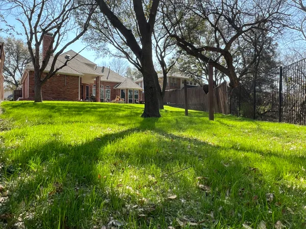 Contact Agent | 2105 Leeds Drive, Plano, TX 75025