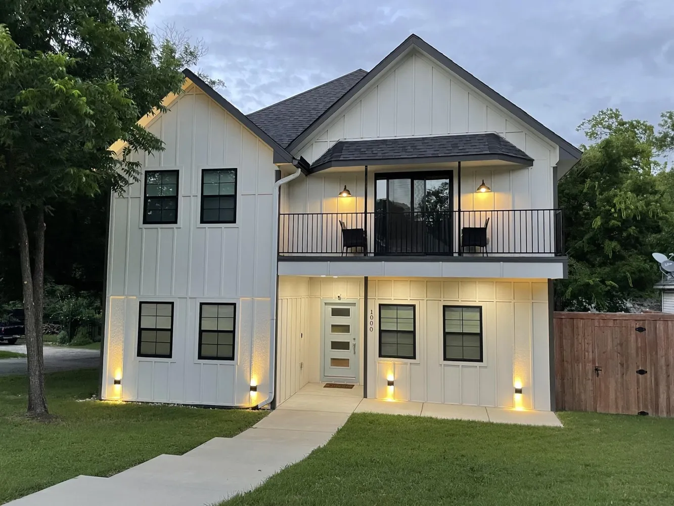 Private Air Features Crespi Hicks Estate Home, image size:1333x1000