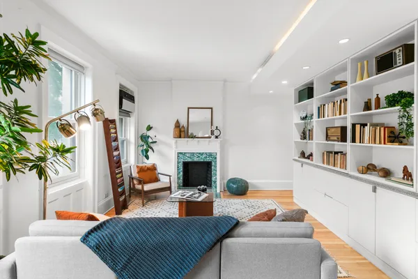$1,250,000 | 210 West 21st Street, Unit 2FW | Chelsea
