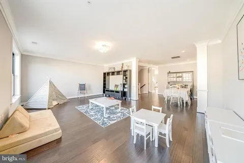 $699,900 | 43565 Michigan Square, Leesburg, VA 20176