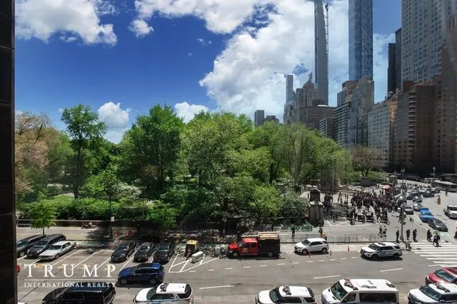 $825,000 | 1 Central Park West, Unit 820 | Upper West Side