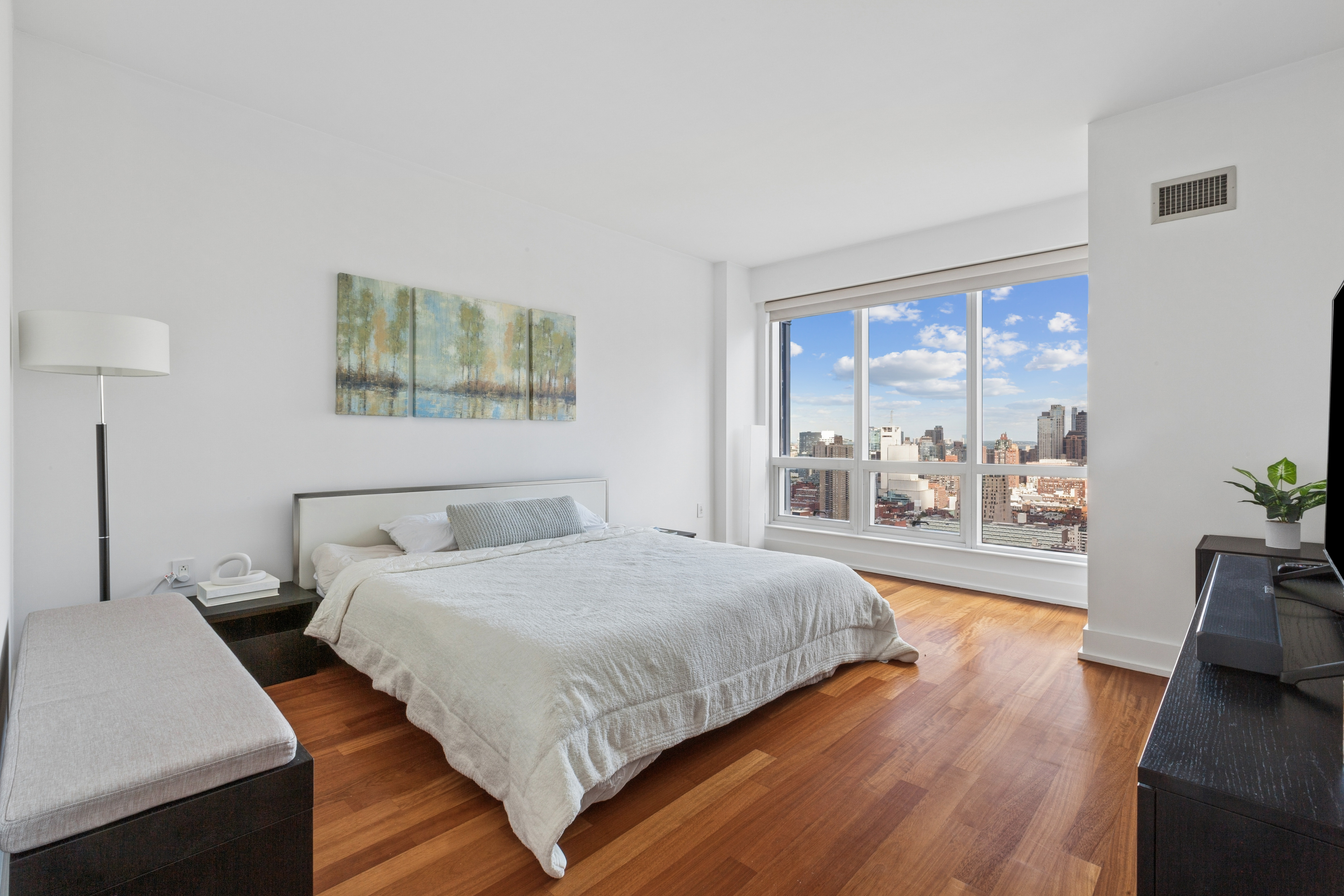350 West 42nd Street, Unit 37D Manhattan, NY 10036 - Photo 4 of 20 Gallery Image 4