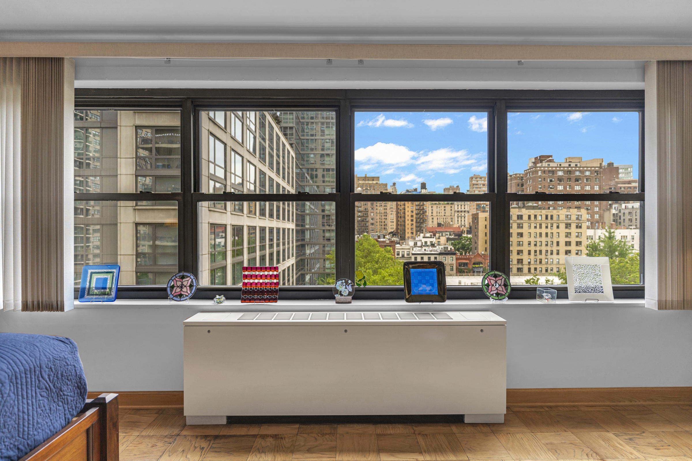 180 West End Avenue, Unit 9P Manhattan, NY 10023 - Photo 10 of 13 a living room with large window