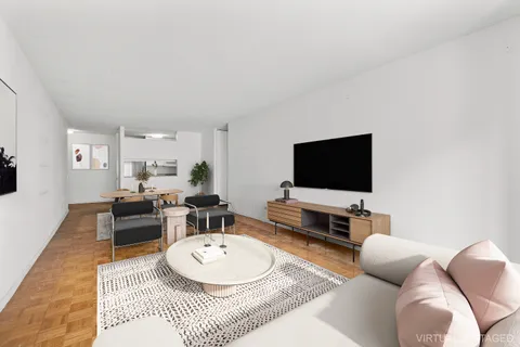 $899,000 | 515 East 72nd Street, Unit 10D | Lenox Hill