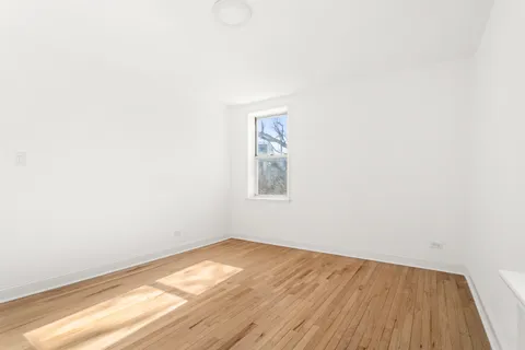 $200,000 | 5610 Netherland Avenue, Unit 4B | North Riverdale