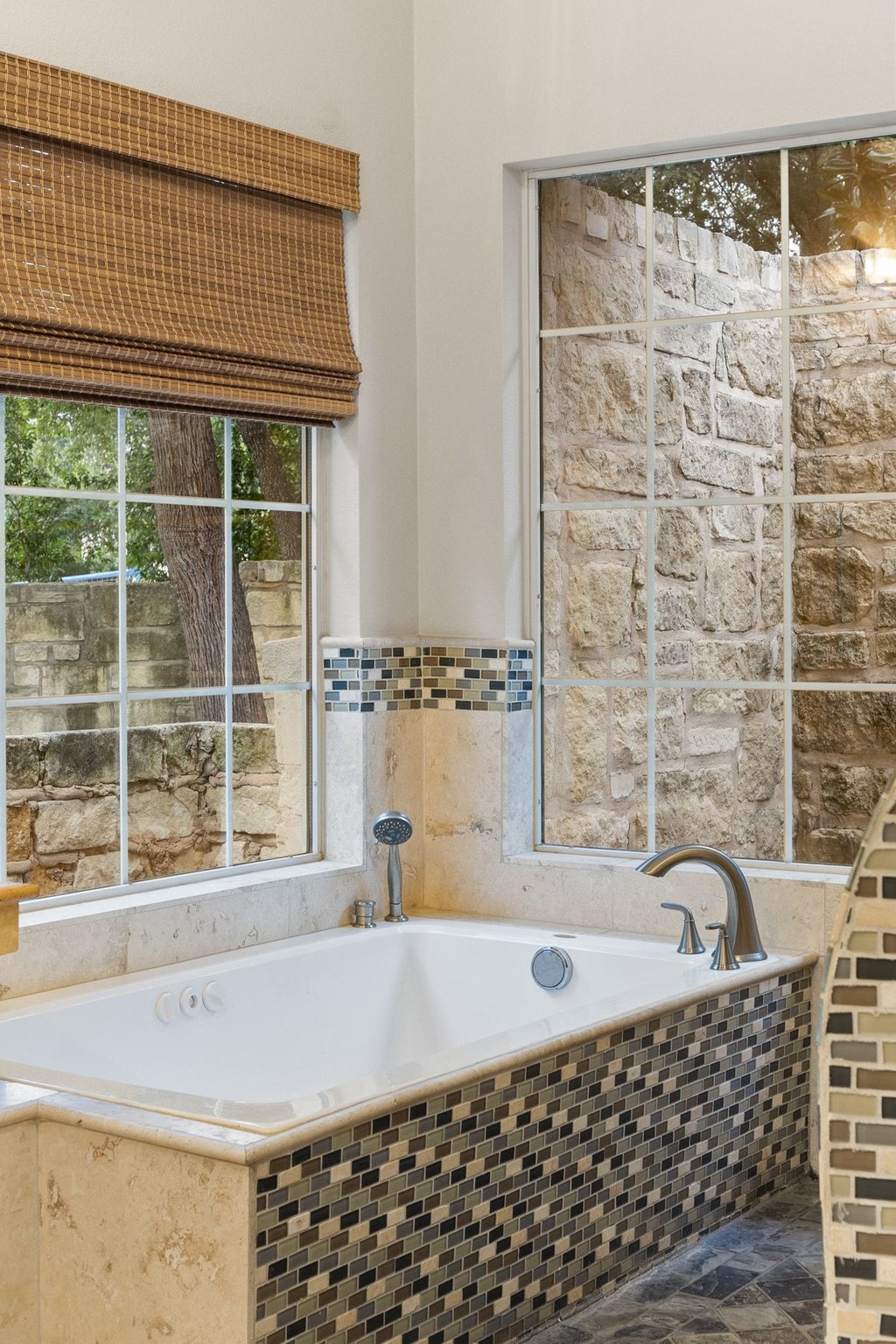 13 Sunview Road The Hills, TX 78738 - Photo 23 of 40