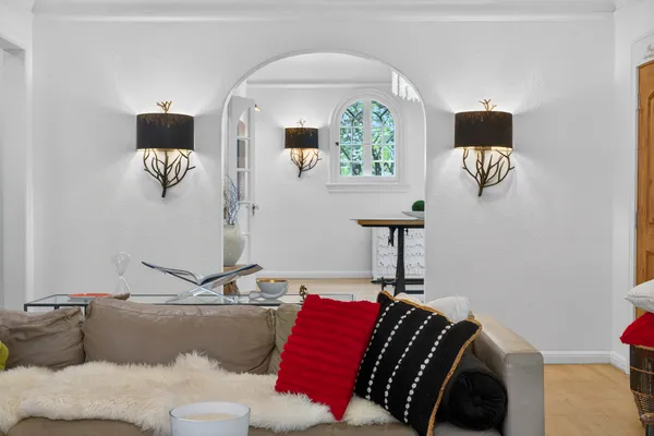 $1,195,000 | 6802 Clayton Avenue, Dallas, TX 75214