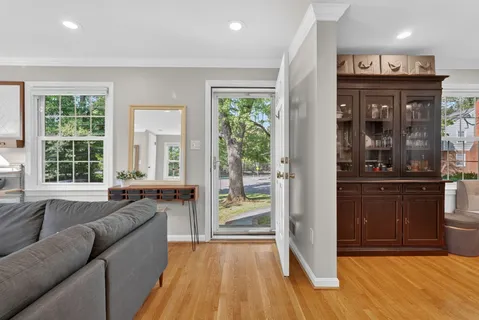 $1,075,000 | 312 Lincoln Avenue, Falls Church, VA 22046