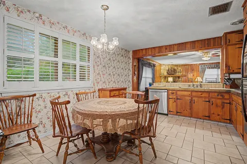 $699,000 | 13117 Forest Hills Drive, Tampa, FL 33612