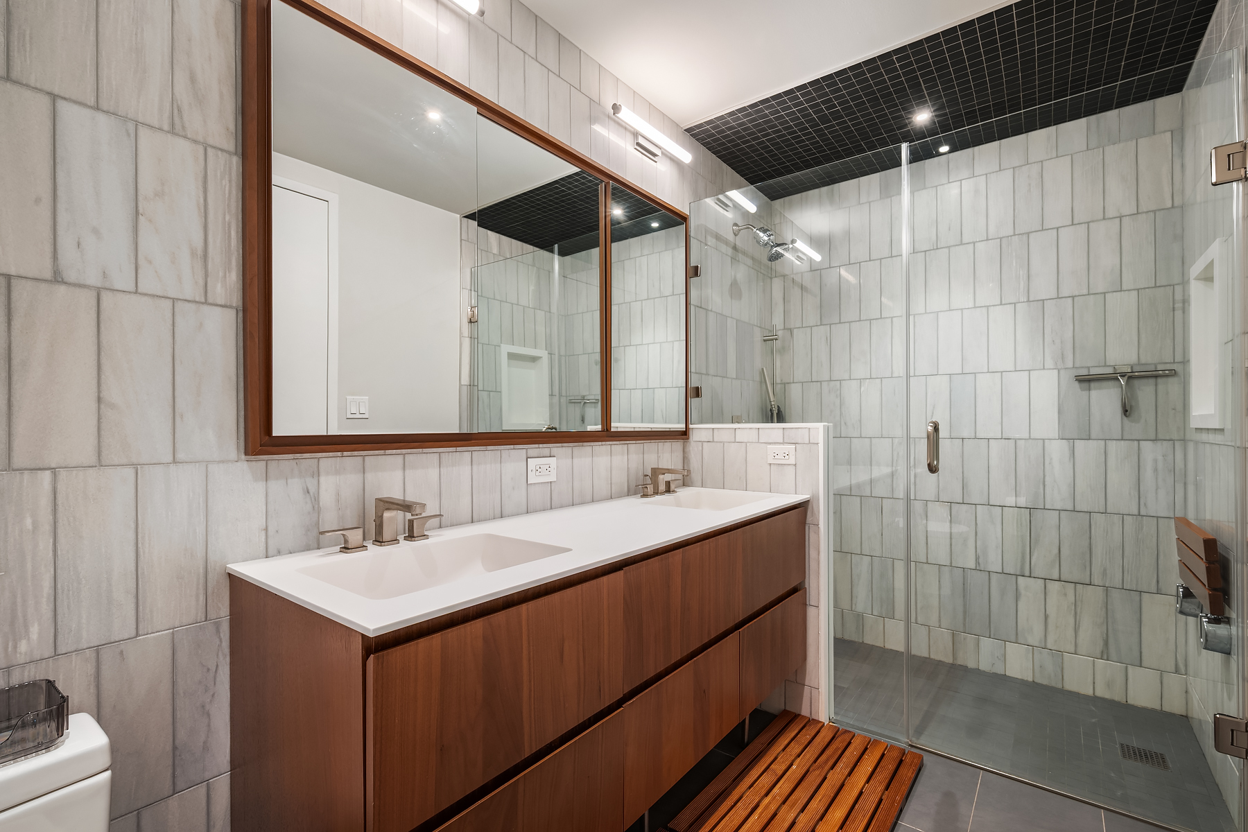 21-30 44th Drive, Unit 5B Queens, NY 11101 - Photo 12 of 24