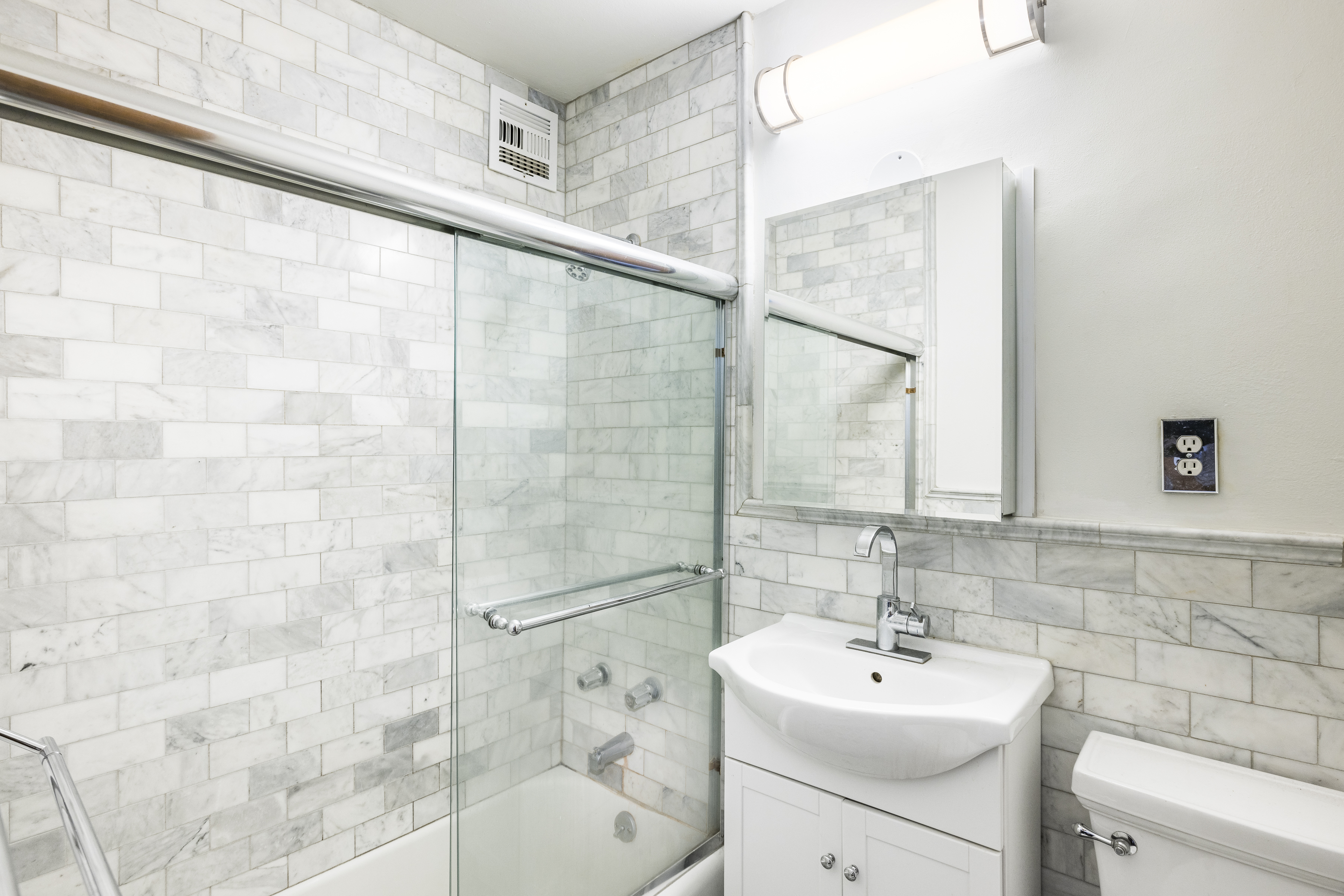 201 West 21st Street, Unit 7D Manhattan, NY 10011 - Photo 5 of 13