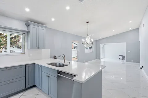 $399,900 | 8621 Jasmine Way, Boca Raton, FL 33496