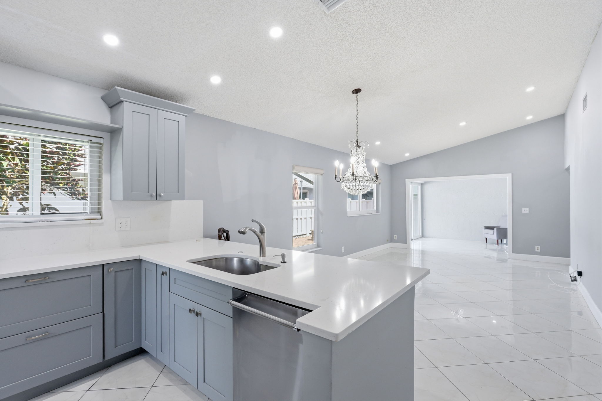 8621 Jasmine Way Boca Raton, FL 33496 - Photo 2 of 25