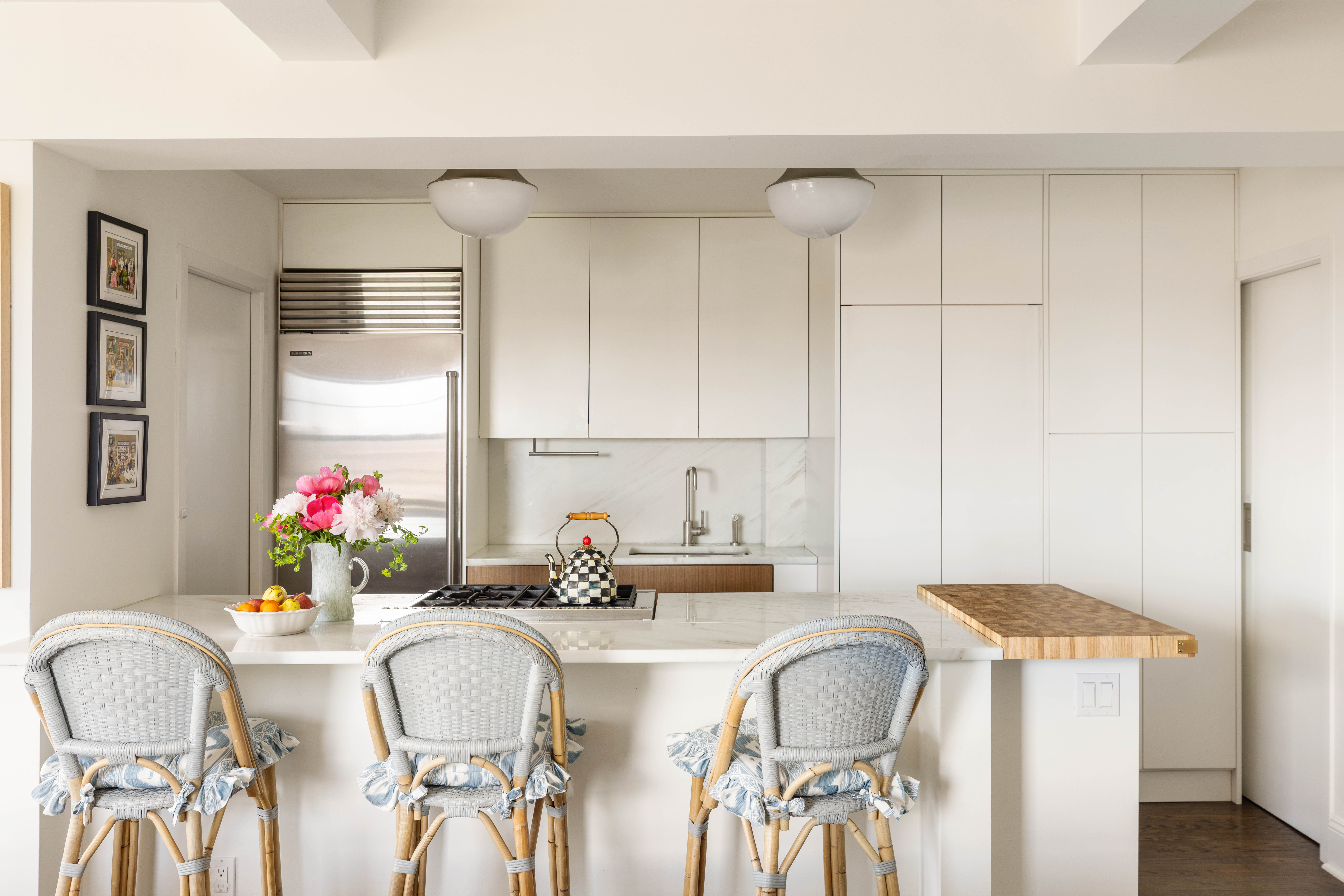 200 East 16th Street, Unit 14C Manhattan, NY 10003 - Photo 4 of 14 a dining room with furniture and window