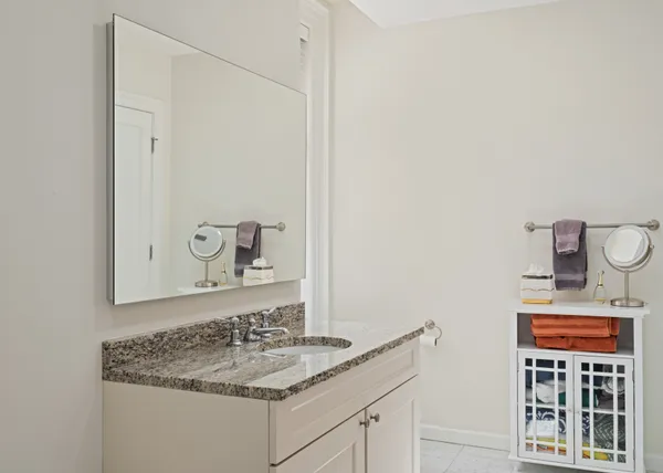 $500,000 | 1811 Chestnut Street, Unit 707, Philadelphia, PA 19103