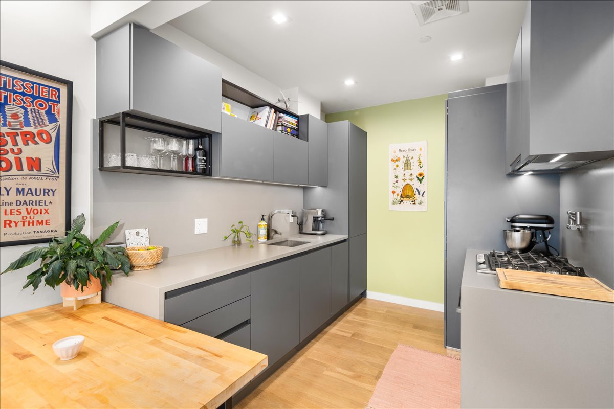 171 Devoe Street, Unit 4F Brooklyn, NY 11211 - Photo 5 of 12