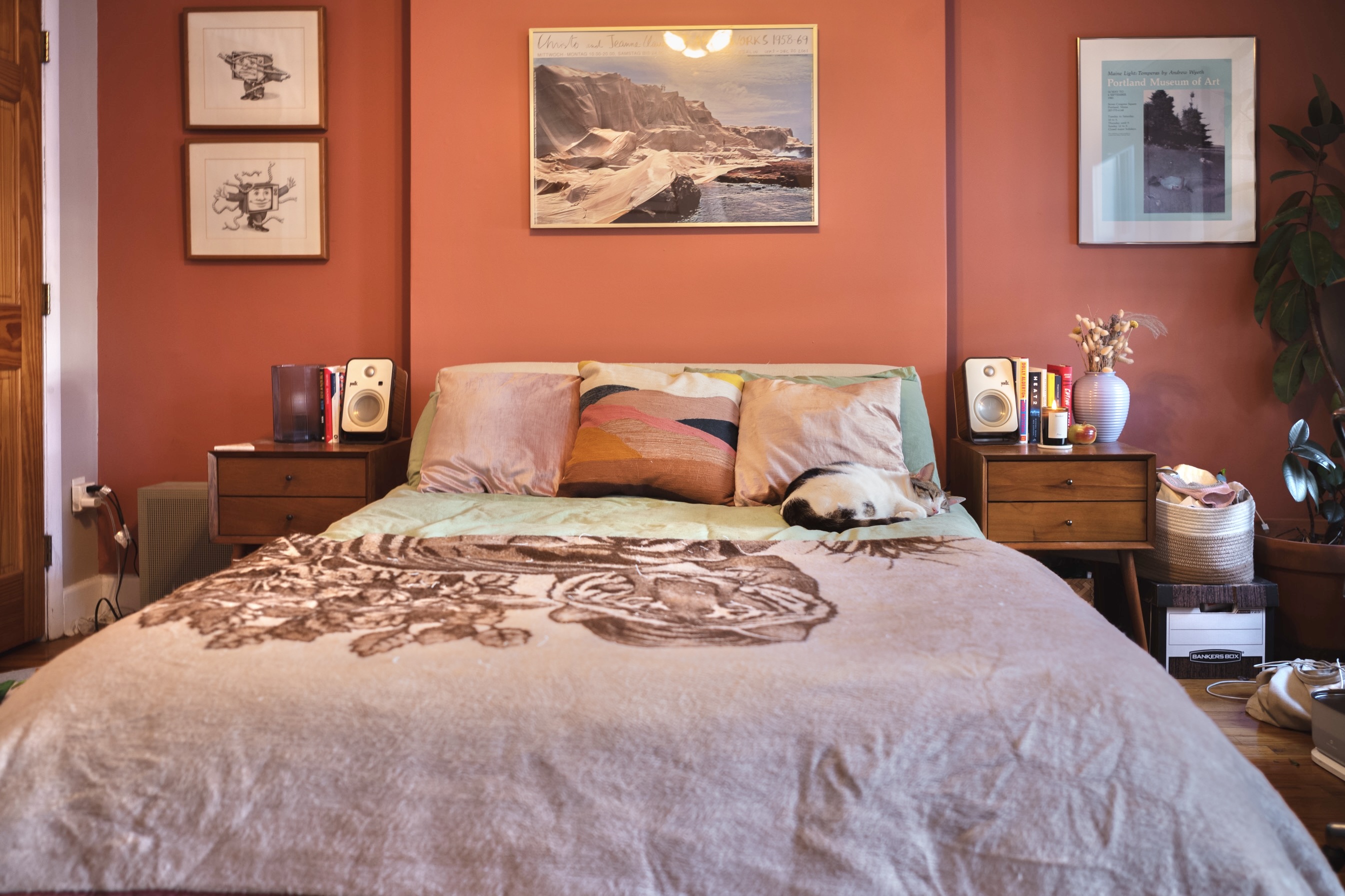 999 Fulton Street, Unit 2 Brooklyn, NY 11238 - Photo 6 of 10 a bedroom with a bed and a lamp on dresser