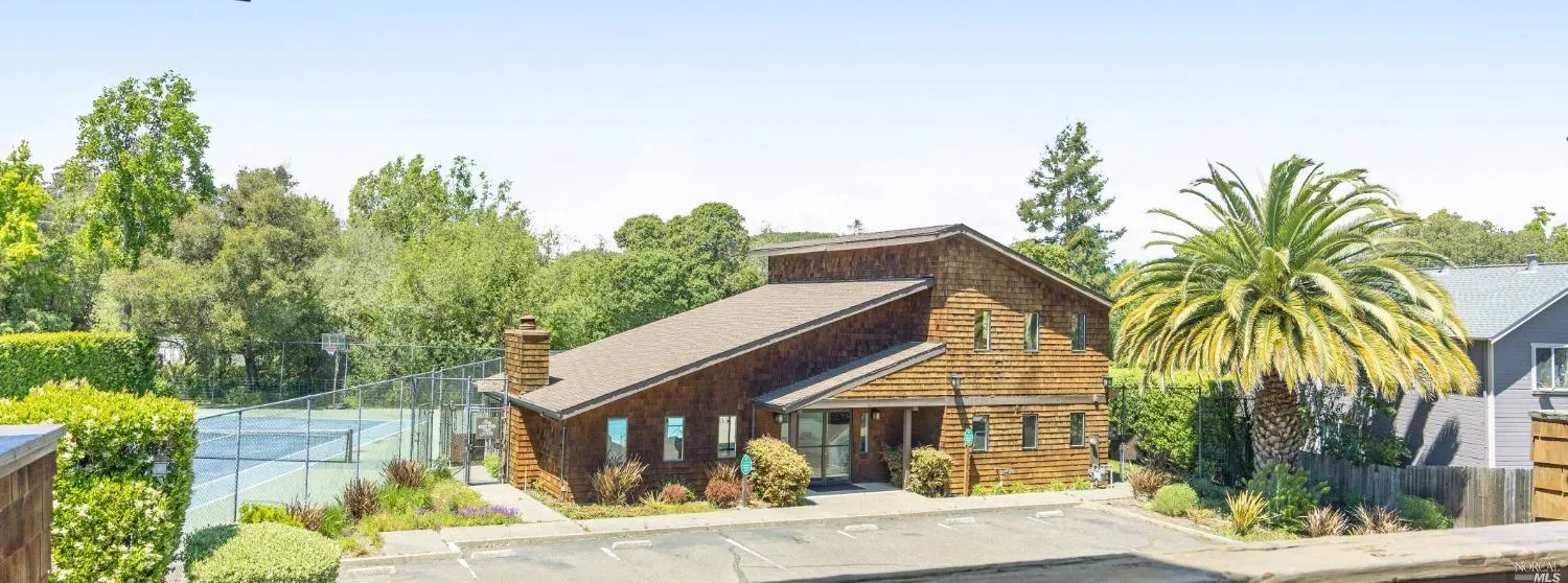 $679,000 | 65 Freedom Lane North, Petaluma, CA 94952