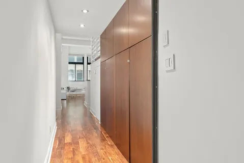 $675,000 | 310 East 46th Street, Unit 5T | Midtown East