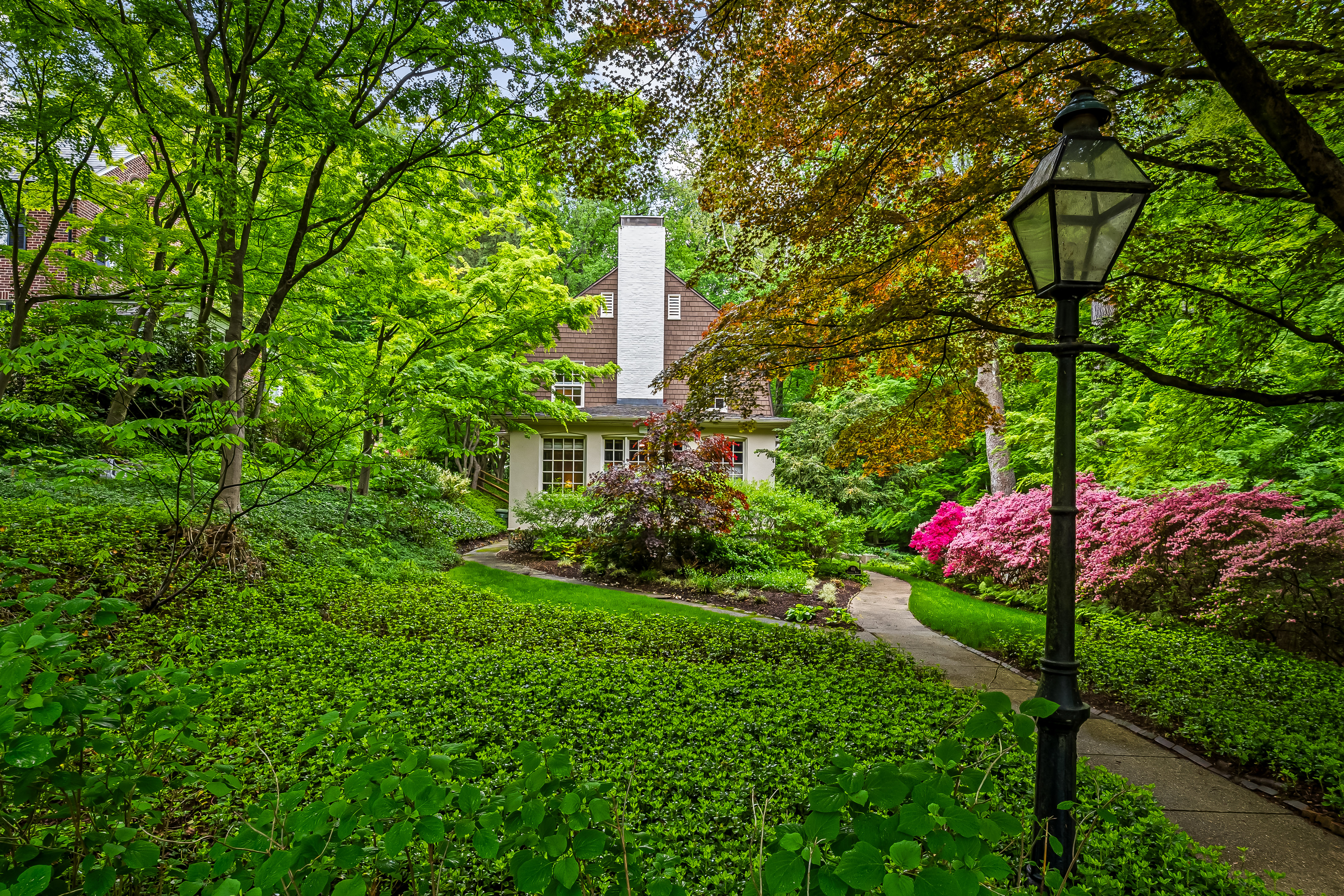 401 Edgevale Road Baltimore, MD 21210 - Photo 6 of 17