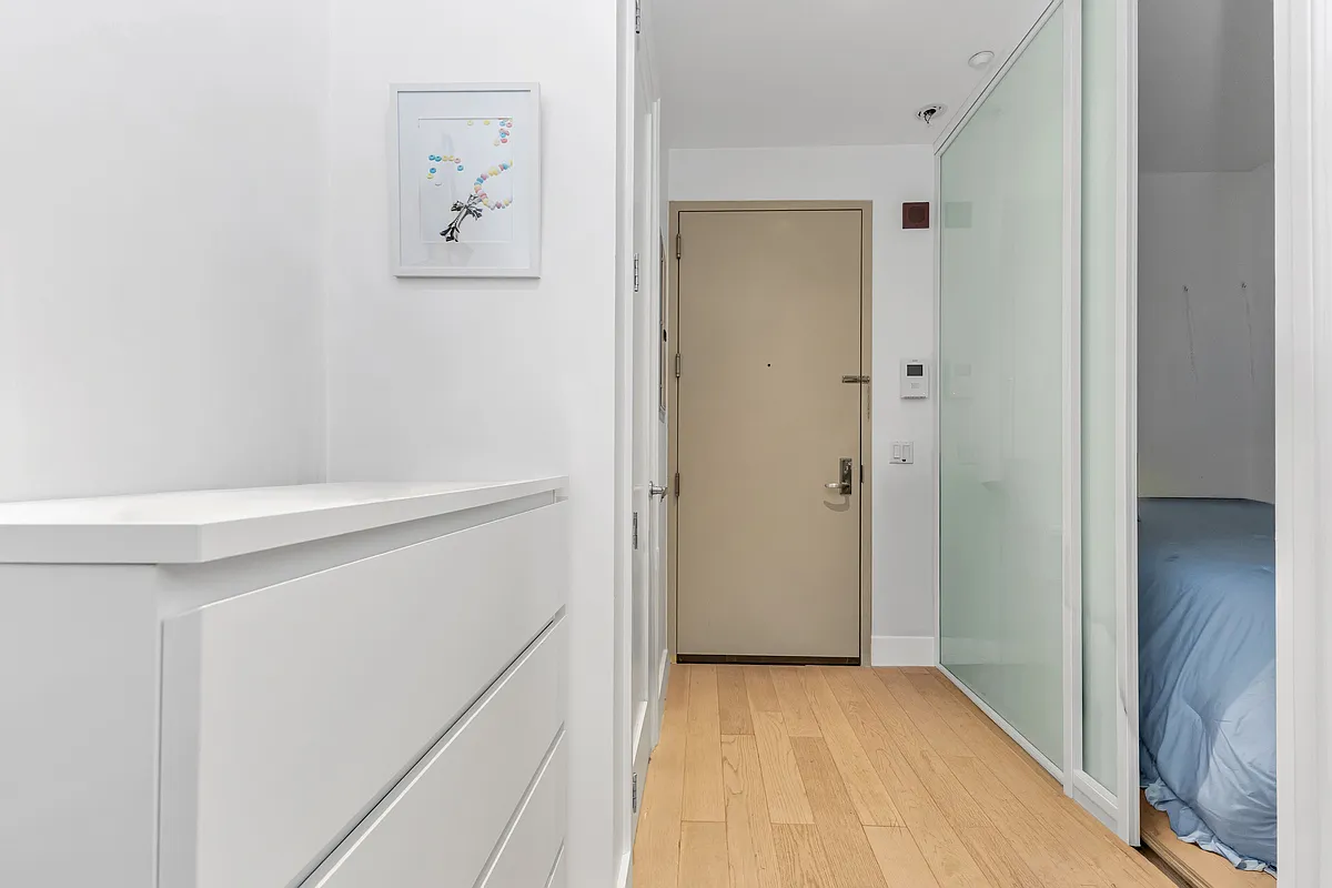 44-15 Purves Street, Unit 6D Queens, NY 11101 - Photo 8 of 12