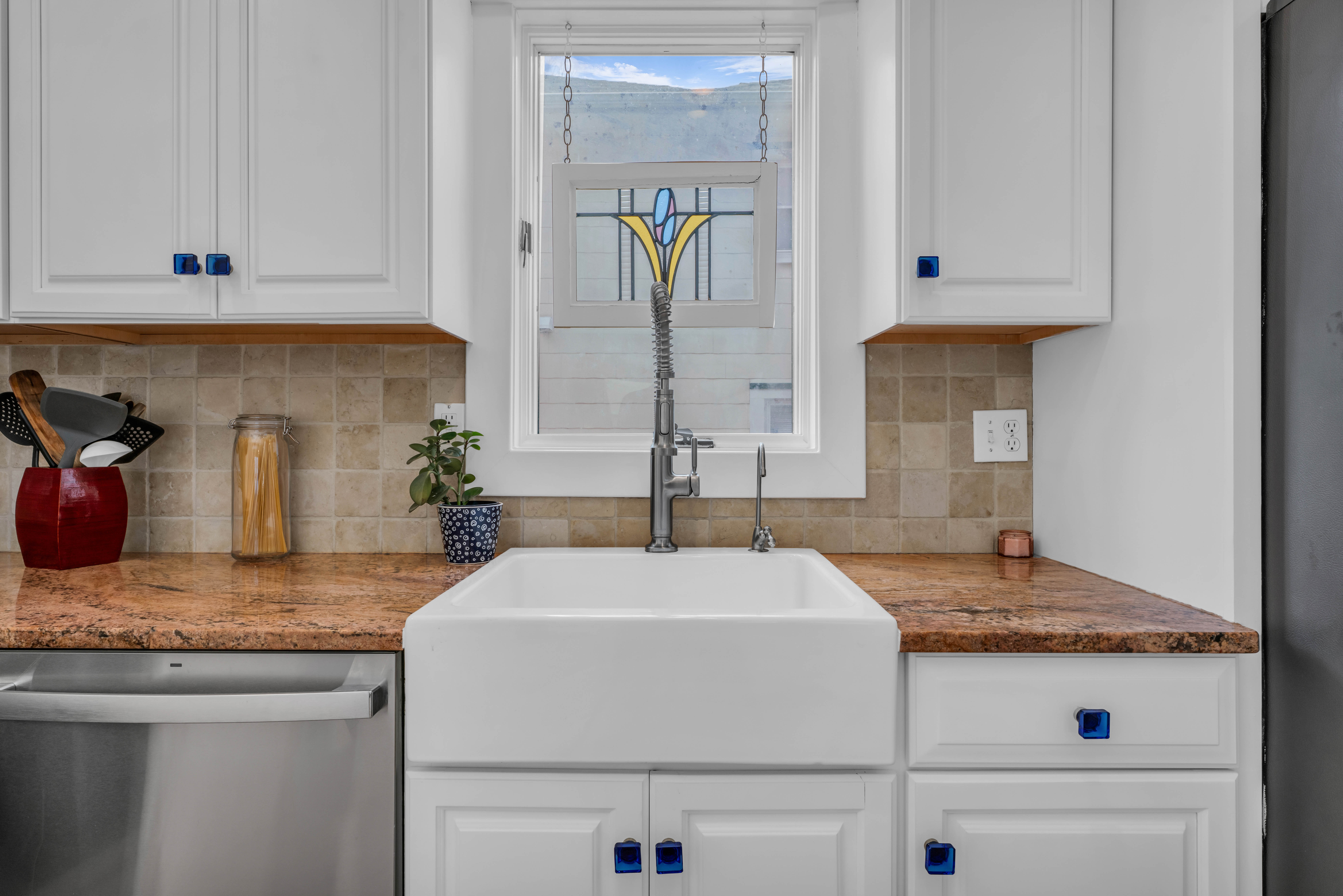 81 Pinckney Road Red Bank, NJ 07701 - Photo 11 of 38