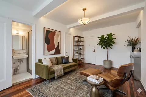 $300,000 | 5 Tudor City Place, Unit 1126 | Murray Hill