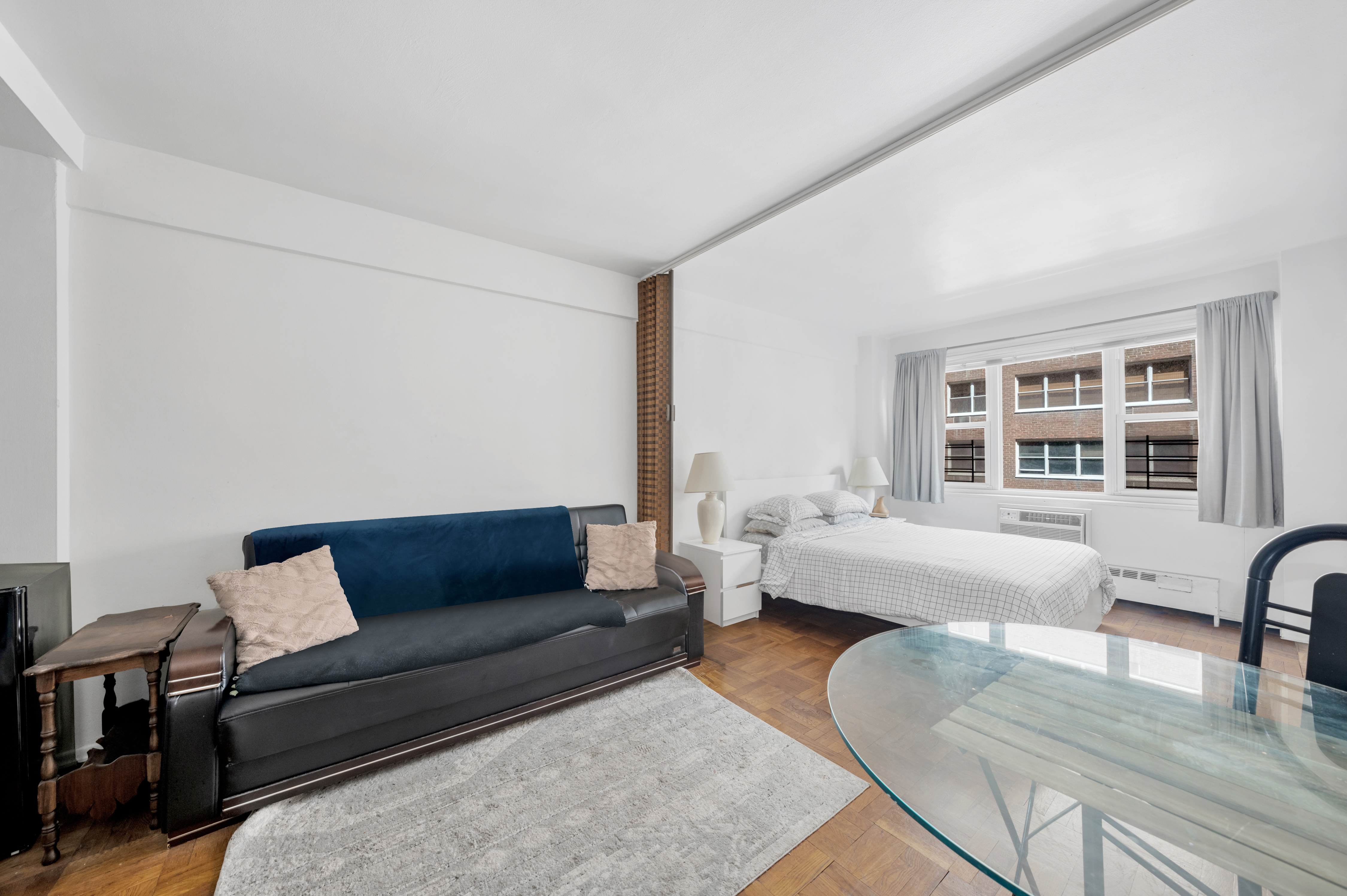 315 East 69th Street, Unit 3M Manhattan, NY 10021 - Photo 2 of 6