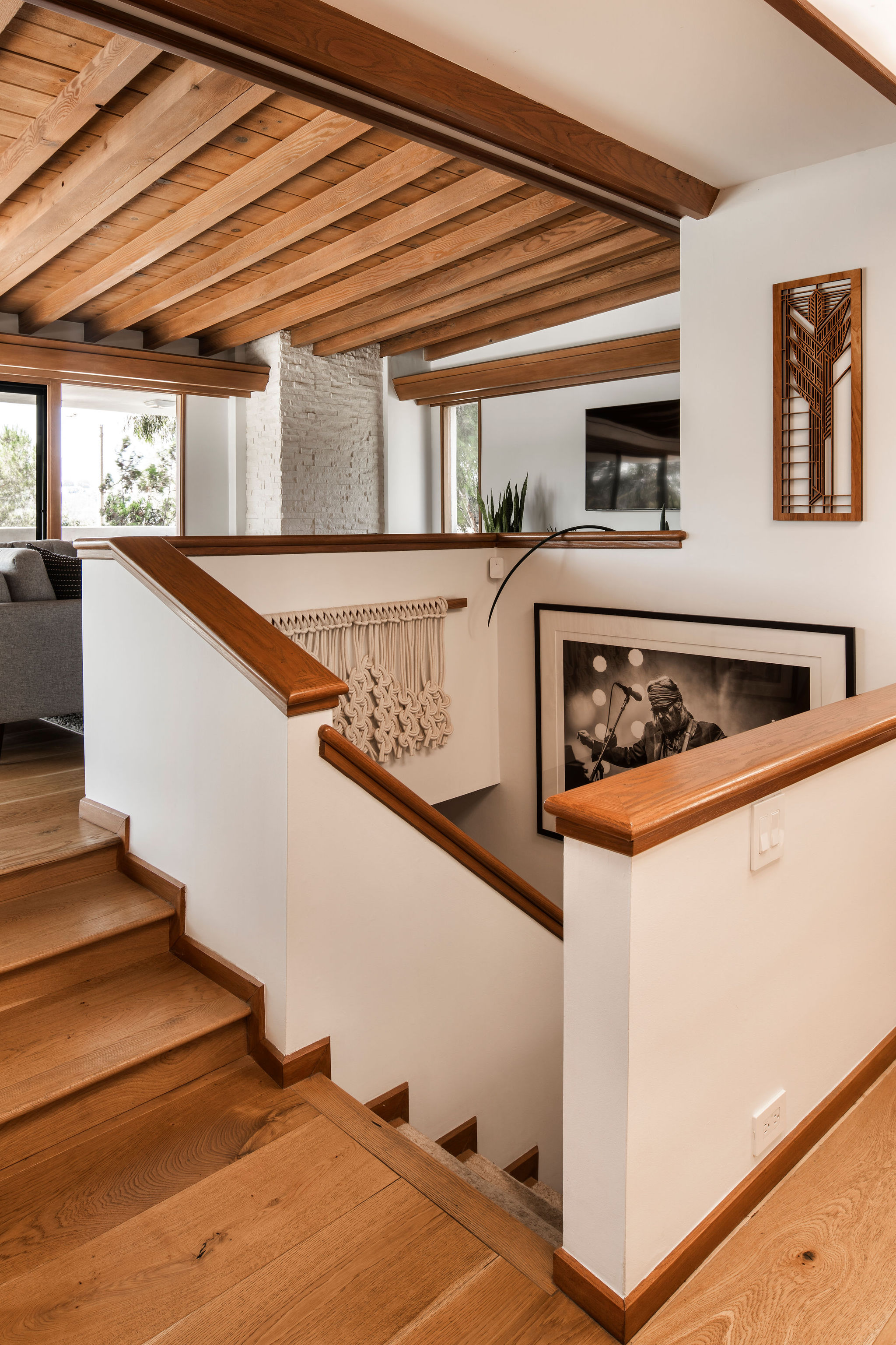 2371 Cove Ave Los Angeles, CA 90039 - Photo 26 of 43