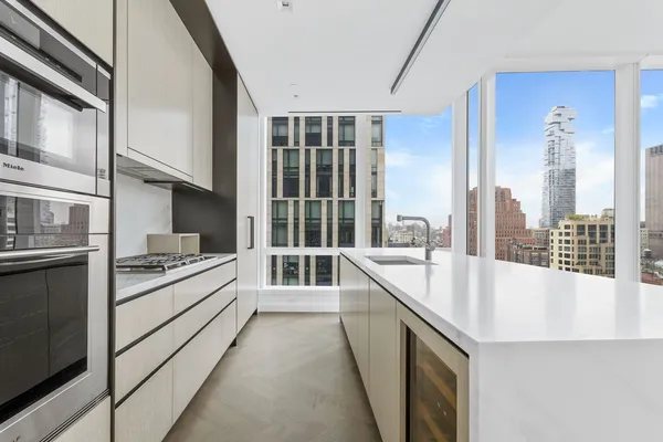 $4,100,000 | 111 Murray Street, Unit 21A | TriBeCa