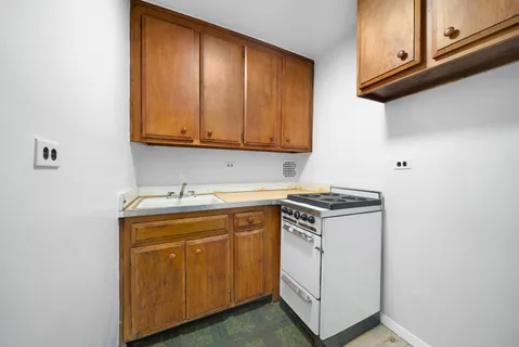 $425,000 | 200 East 27th Street, Unit 1G | Kips Bay