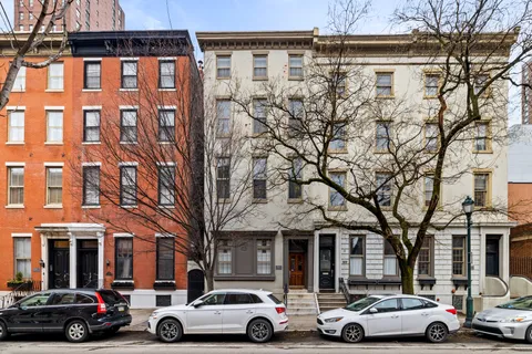 $1,100,000 | 1617 Spruce Street, Unit 200, Philadelphia, PA 19103