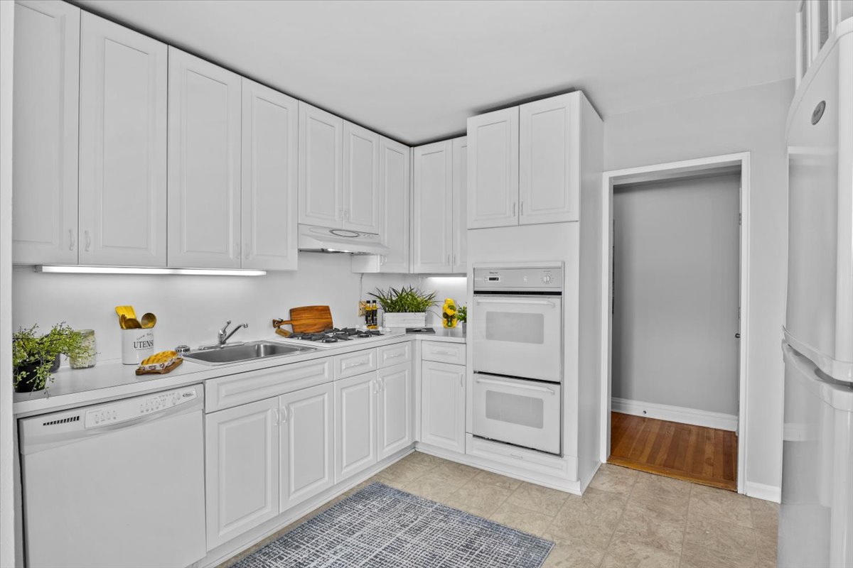 9511 Shore Road, Unit 604 Brooklyn, NY 11209 - Photo 13 of 29 Gallery Image 13