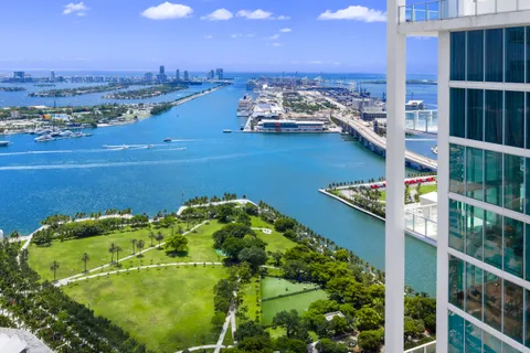 $5,199,000 | 1040 Biscayne Boulevard, Unit 4403, Miami, FL 33132