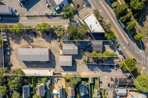 $24,750,000 | 3 Railroad Avenue, East Hampton, NY 11937