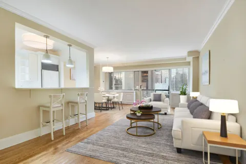 $1,980,000 | 58 West 58th Street, Unit 25E | Midtown Central
