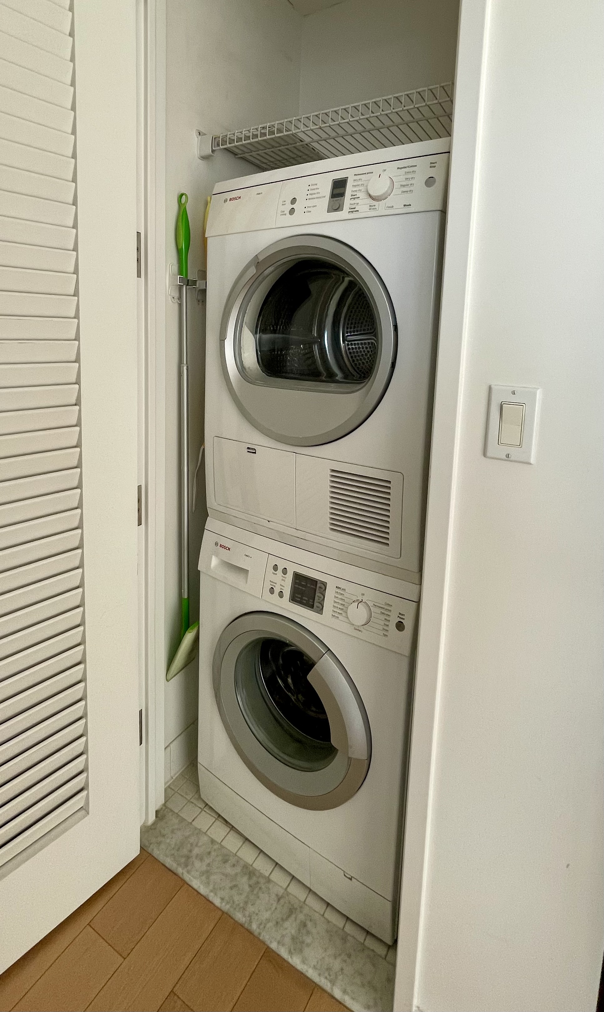 22 North 6th Street, Unit 17I Brooklyn, NY 11249 - Photo 10 of 21 a utility room with dryer and washer