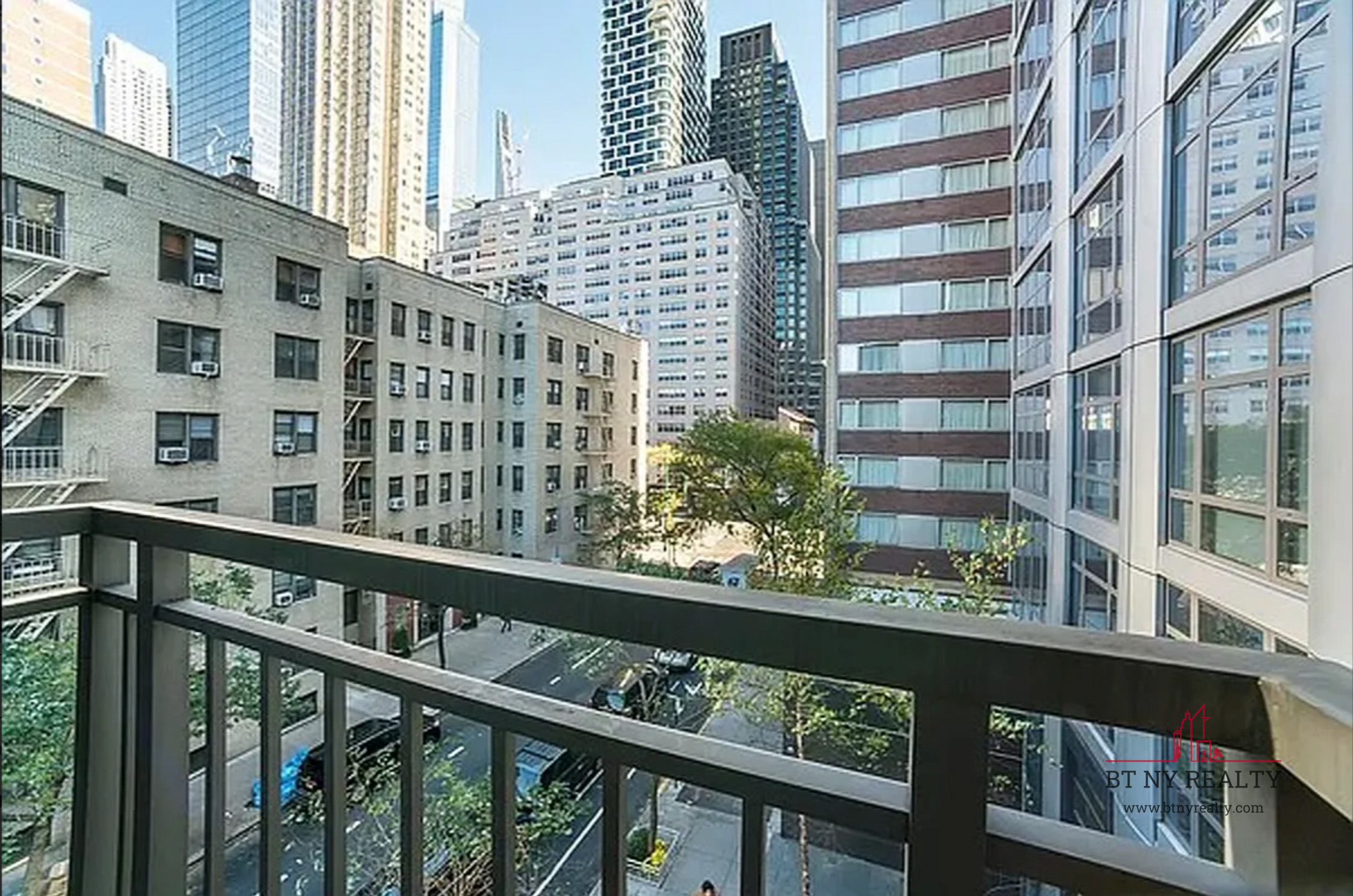310 West 52nd Street, Unit 5G Manhattan, NY 10019 - Photo 6 of 15