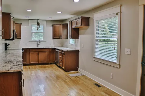 $470,000 | 1660 Leatherwood Road, White Bluff, TN 37187