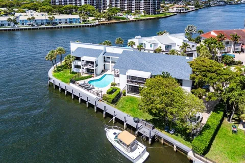 $1,750,000 | 1102 Highland Beach Drive, Unit 2W, Highland Beach, FL 33487