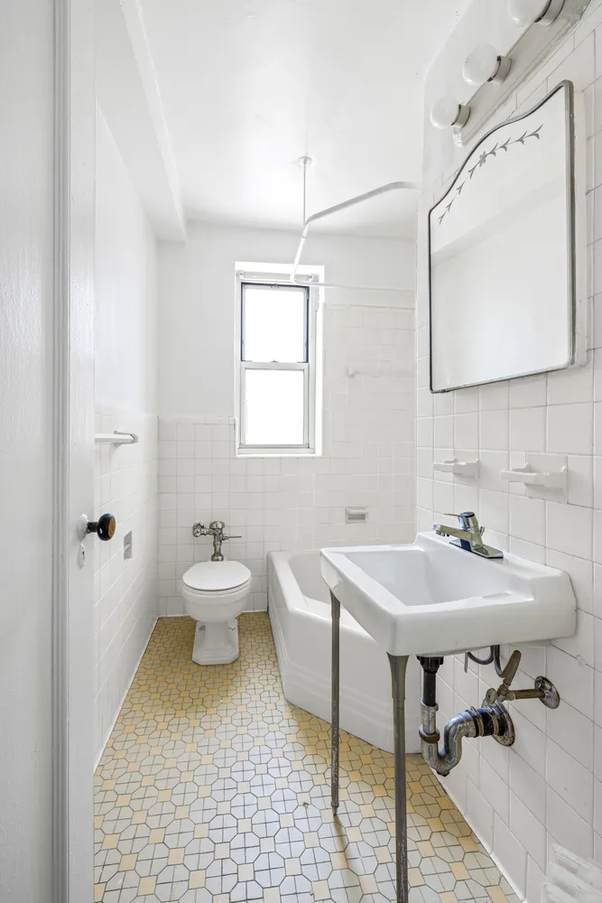 $549,000 | 255 Cabrini Boulevard, Unit 5B | Hudson Heights