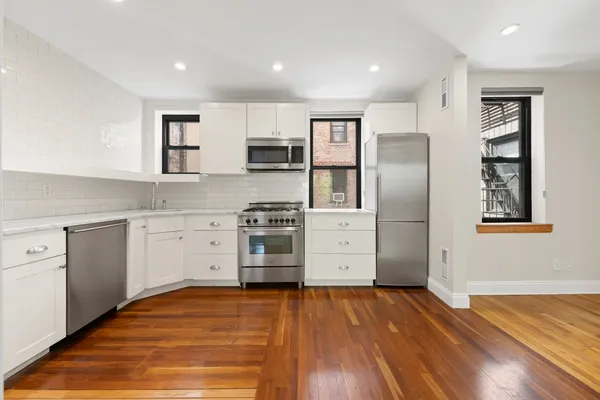 $5,500 | 305 West 18th Street, Unit 2J | Chelsea