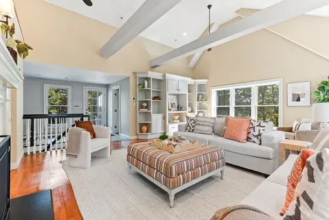 $1,475,000 | 10 Stop River Road, Norfolk, MA 02056